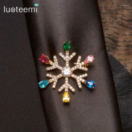 Brooches LUOTEEMI Brand Vintage Gold-Color Cubic Zircon Crystal Snowflake Christmas Brooch Pins For Women Fashion Luxury Gift Jewellery