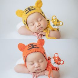 Caps Hats 2pcs/set Baby Pography Props Hat Doll Knitted Crochet Tiger Baby Accessories Fotografia Studio Shooting Po Props 220907