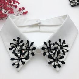 Bow Ties 2022 Women Pearl Bead Bling Rhinestone Chiffon Neckline Embroidery Neck Tie Fake Detachable False Collar Removable Tops