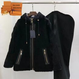 Winterpelzmäntel Designer Damenmode Lammwollmantel Stilvolle dicke winddichte Jacke Klassische Buchstabenjacken Frau Warme Oberbekleidung