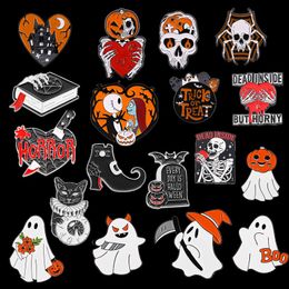 Halloween Enamel Pin Brooches Ghost Punk Black White Bone Goth Backpack Skull Horror Skeleton Spider Lapel Heart Jewelry Gift