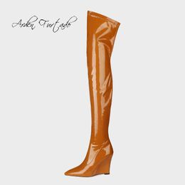 Botlar Arden Furtado 2021 Moda Kadın Ayakkabıları Kış Patent Deri Dizli Ayak Ayak Parçaları Diz Yüksek Uyluk Büyük Boyutu 42 43 220906
