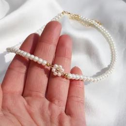 Choker Baroque French Retro Perlenkette kleiner Blumen Schmetterling Anh￤nger Feminine Geschenk Elegantes Temperament Modedesign 2022