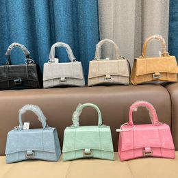 22SS Luxury Designer Underarm Tote Bags Fashion Famel Skelles New Handling Bags Модные сумочки стиля