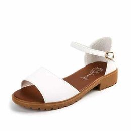 Klasyki buty dla kobiet pięty moda sandałowa plaża gruba dna sukienka but alfabet alfabet sandały skórzane obcasy