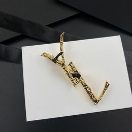 Charm Fashion Designer Brooch For Women Luxury Gold Jewelry Ladies Dress Accessory Pins Womens Pearl Brooches Brand Breastpin Leency Brosche Accessorie