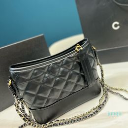 2022 One-shoulder Diagonal Women s Bag Star Same Style Leather Chain All-match Small Square Bags Handbag Luxurys Designers tote