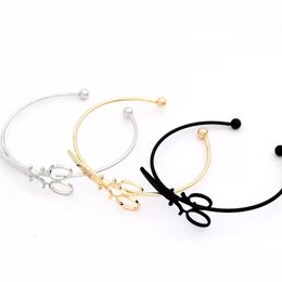 Elegant Scissors Charm Bracelets for Women Men Simple Gold Silver Black Shears Open Bangles Hair Stylist Jewellery Wholesale