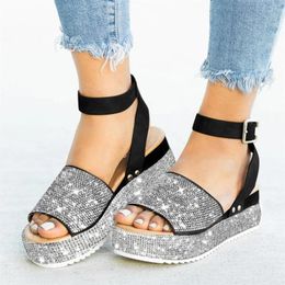 Sandals Crystal Women Summer Flat Rhinestone Buckle Strap Fashion Hasp Thick Bottom Slippers Outdoor Round Toe Shoes