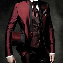 Men's Suits Blazers Wine Red Burgundy Suit Men Handsome Wedding Suits For Men Tailor Made Groom Tuxedo Vintage Italian Formal Men Suit 3 Pieces Suit 220909