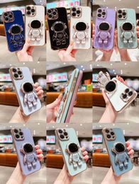 Luxury Chromed Cases For Iphone 15 14 Pro MAX Plus 13 Mini 12 11 XR X XS MAX 8 7 With Space Astronaut Bracket Holder Bling Soft TPU Electroplating Plating Metallic Cover