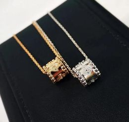 Halsketten mit Anhänger Kaleidoskop, kleine Taille, diamantbesetzter dreifarbiger Anhänger, Halskette aus S925-Sterlingsilber, Vanclavicle-Kette