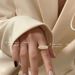 Retro Minority Design Light Luxury Oval Shell Opening Rings For Woman New Korean Fashion Jewelry Gothic Girls Sexy Accessories