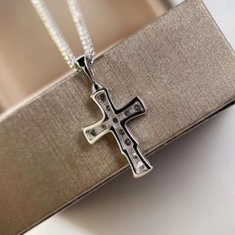 Luxury Designer Pendant Necklace Fashion chain Jewellery Exquisite snake bone Cross Necklaces Party lovers girls women non allergy fading