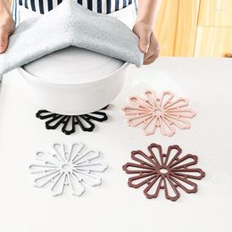 Table Mats Creative Silicone Placemat Thicken Flower Potholder Tea Cup Mat Pot Non-slip Kitchen Insulation Hollow