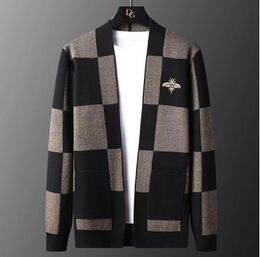 men Sweater bee Luxury Designer Contrasting Colors Line Decoration Knitting Cardigan Man Long Sleeve Slim Sweater Male Garment Coat