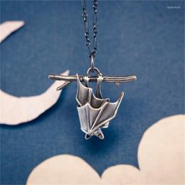 Pendant Necklaces Retro Creative Sleeping Bat Necklace Woman Personality Fashion Jewellery Gift Flying For Her