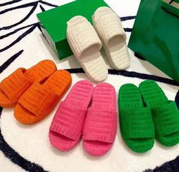 Наружные сандалии дизайнерские скольжения хлопчатобумажные тапочки подошва с тапочкой Sliders Ткань резиновая меховая трава зеленый густой нижний клин Ffy Resort