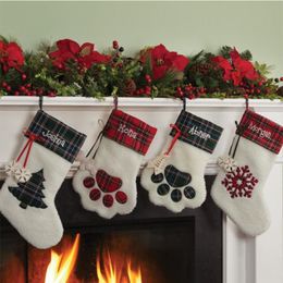 Christmas Decorations 4 Colours Stockings Home Decoration Plush Plaid Gift Bags Pet Dog Cat Paw Socks Xmas Tree Ornaments 220912