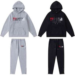 Hoodies Trapstar European and American Autumn Winter Tide Towel Embroidered Men Women Loose Embroidery Hooded Sweater Set Plush