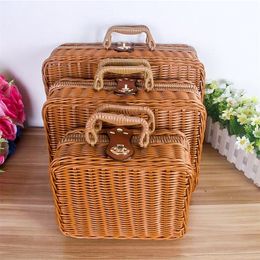 Storage Baskets Retro Handwoven Rectangular Simulation Wicker Handbag Suitcase Vintage Suitcase Storage Box for Food Fruit Picnic Basket 220912