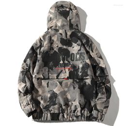 Jaquetas masculinas Casaco de pêlo quente fora de casaco de camuflagem de camuflagem com capuz de inverno de inverno espessado