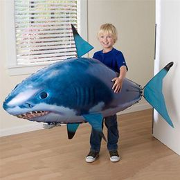 ElectricRC Animals RC Shark Toys Air Swimming Remote Control Animal Infrared Fly Air Balloons Clown Fish Toy For Children Xmas Gifts Decoration 220913