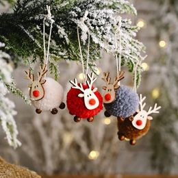 Christmas Decorations 2 4pcs Felt Wooden Elk Hanging Ornaments Cute Reindeer Xmas Tree Pendants for Party Navidad Decor 220912