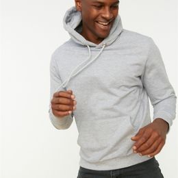 Mens Hoodies Sweatshirts Trendyol Men S Regular Fit Hooded Kangaroo Pocket Sweatshirt TMNAW20SW0162 220912