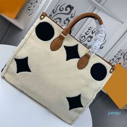 Totes Bag Women Handbags Purse High Quality Travel Bags Genuine Leather Letter Handle Winter Teddy Wallet Large Capacity Hairy Star Print Tote Factory