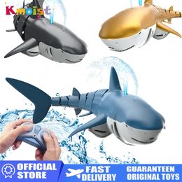 ElectricRC Animals 24G Simulation Remote Control Animals with Lights Submarine Robots Fish Electric Toys for Boy Upgrade Spray Water Rc Shark Toy 220913