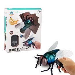 ElectricRC Animals Creative Simulation RC Infrared Induction Insect Toys Scary Tricky Fly Bee Ladybug Toys 220913