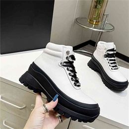 Boots Autumn Winter Womens High Quality Designer Shoes Thick Bottom Laceup Casual Ankle Simple Short 41 220913