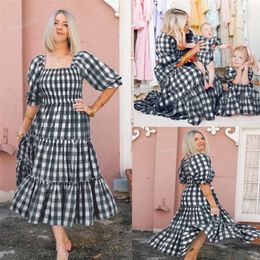 Family Matching Outfits Family Matching Dresses Black Plaid Mother and Daughter Dress Mommy and Me Family Clothing Sets Summer Long Dresses for Kids 220914