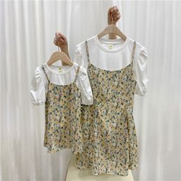 Family Matching Outfits Parent-child dress mother and daughter dress Western style summer small floral fake two-piece dress girls puff sleeves slim 220914