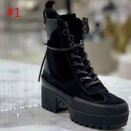 Осень и зима 2022 короткие ботинки Классическая толстая каблука кожаная дизайнерская обувь модная бренда Martin Boots Size 35-42