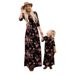 Family Matching Outfits Mother And Daughter Matching Winter Dress Autumn Long Sleeve Mom And Daughter Dresses Clothes Flower Printed Long Maix Dress 220914