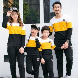 Family Matching Outfits Plus Size Family Clothing Fashion Autumn Mother Daughter Father Son Boy Girl Cotton Clothes Set Family Matching Outfits 220914