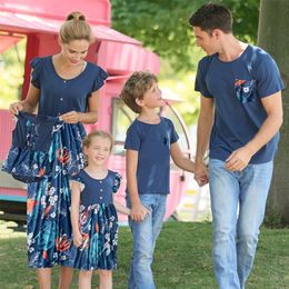 Family Matching Outfits Fathers Day Gifts T Shirts Mother Kids Family Look Mommy And Son Daughter Equal Children Dress Matching Baby Girls Clothes 220914