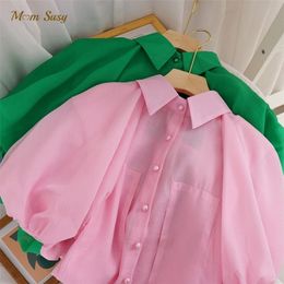 Family Matching Outfits Family Matching Mom Daughter Girl Puff Sleeve Blouse Pearl Button Child Pincess Shirt Summer Solid Colour Baby Clothes 1-16Y 220914