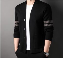 Spring thin slim fit Korean men's luxury sweaters round neck striped long sleeve cardigan sweater autumn winter knitted pullover sweater casual top clothing