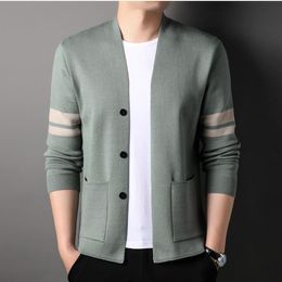 2023 slim fit Korean men's designer sweaters round neck striped long sleeve cardigan sweater autumn winter knitted pullover sweater casual top clothing