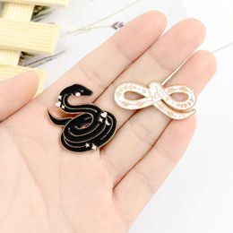 Personalized cartoon animal enamel brooch creative cute black snake white snake alloy baking varnish brooch pin badge