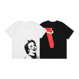 2022 Fashion Mens Designer T Shirt Couple High Quality Character Pattern Printing Short Sleeve Round Neck Hip Hop Style Tees Black White