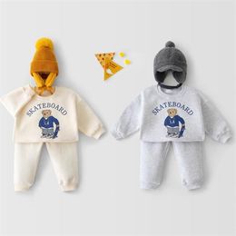 Clothing Sets Spring Baby Girls Cute Bear Fashion Letter Sets Boys Long Sleeve Casual SweatshirtPants 2pcs Kids Clothes Sports Suit 220916
