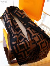 Autumn and winter lovers wool jacquard scarf two-color interweaving process to create
