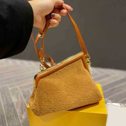 Luxury Plush fluffy shoulder bag with F-Clip and Ostrich Skin - Versatile Women's Evening Clutch (2022)
