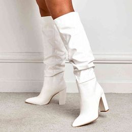 -Сапоги New Black White Blee High Boots Женские модные плиссированные дизайнерские каблуки SXEY Указанное на вечеринке платье для вечеринки Botas de Mujer T220915