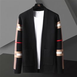 Men's Wool Blends Autumn Winter Designer Plus Size Spliced Color Cardigan Knit Jacket England Style Pocket Men Cardigan Fashion 220915