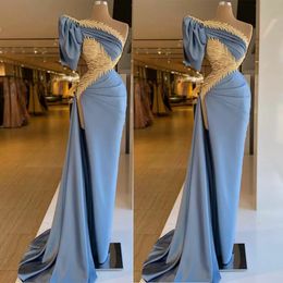 2023 Satin Silk Evening Dresses Gold Appliques Puff Sleeve Mermaid Prom Gowns Slim Side Split Red Carpet Fashion Party Dress